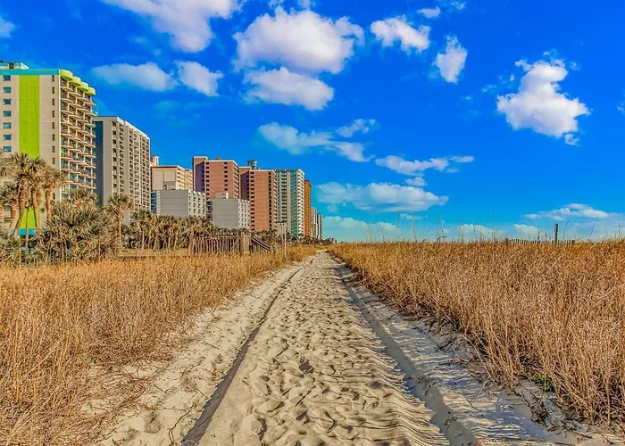 Updated One Bedroom Condo- Boardwalk Resort Unit 837 - Direct Oceanfront! Sleeps 8!