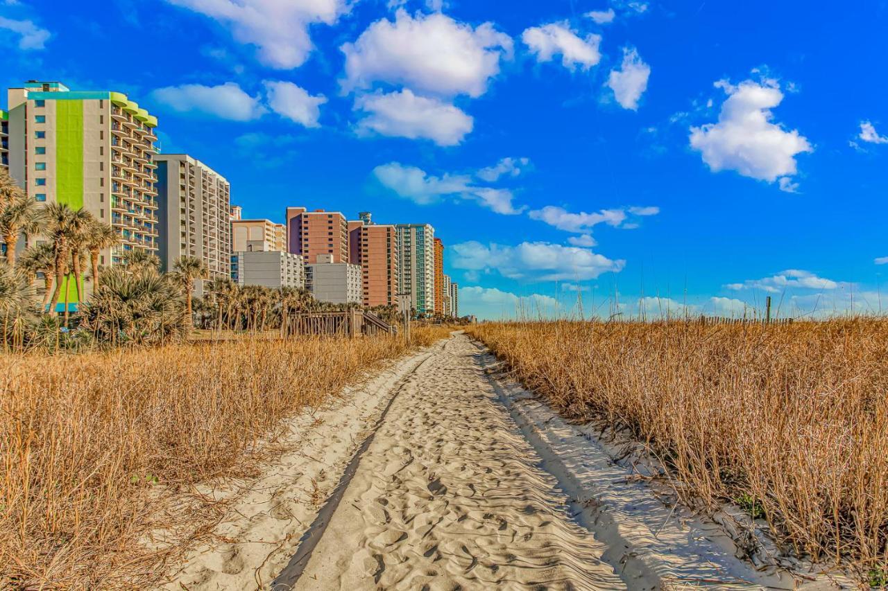 Updated One Bedroom Condo- Boardwalk Unit 837 - Direct Oceanfront! Sleeps 8! * Myrtle Beach